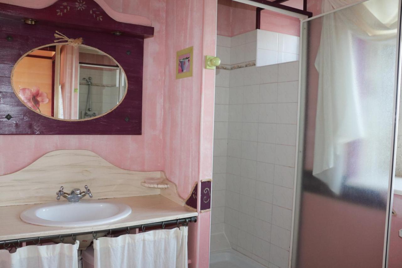 Les Gites Aux Volets Roses Landunvez Dış mekan fotoğraf